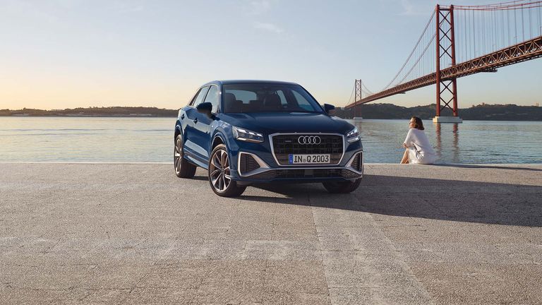 Front side view Audi Q2