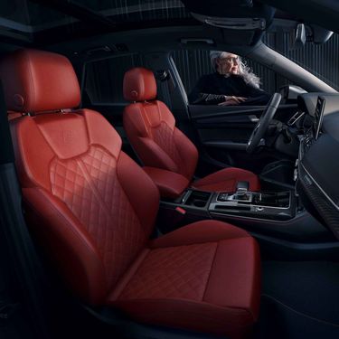 Interior view with focus on the seats of the SQ5